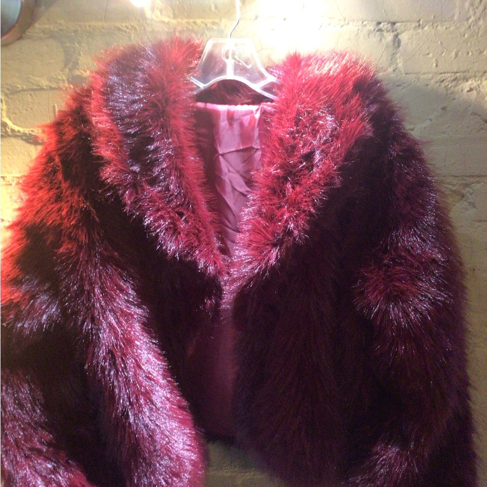 SALE! Luxurious Faux Fur Coat in Rich Burgundy - Picture 1 of 6